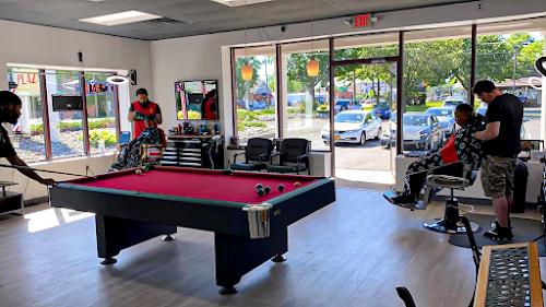 HeadLiners Barber Shop & Lounge