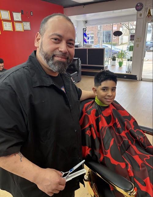 Fabulosos Barbershop and Beauty Salon